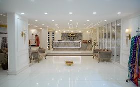 Pearl Courtyard